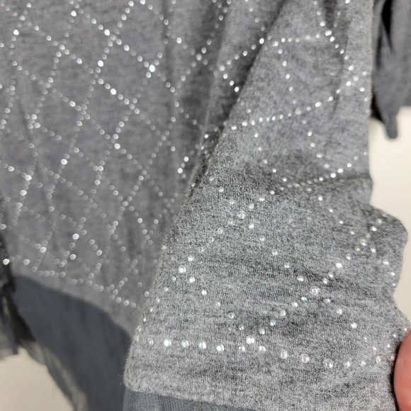 Belldini Gray Silver Studded Bling Top 3/4 Sleeves Sheer Raw Hem Small - Picture 3 of 8